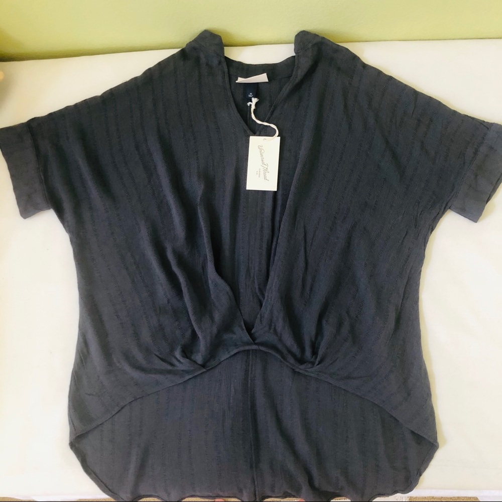 ⭐️ 3 for $20 NWT Universal Thread High Low Top XS